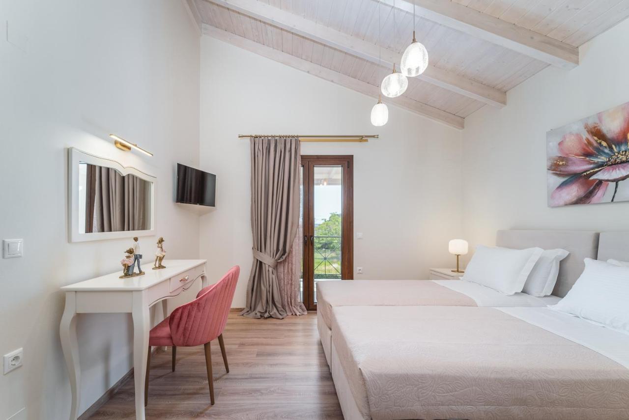 Vincenzo Suites Nydri  Extérieur photo